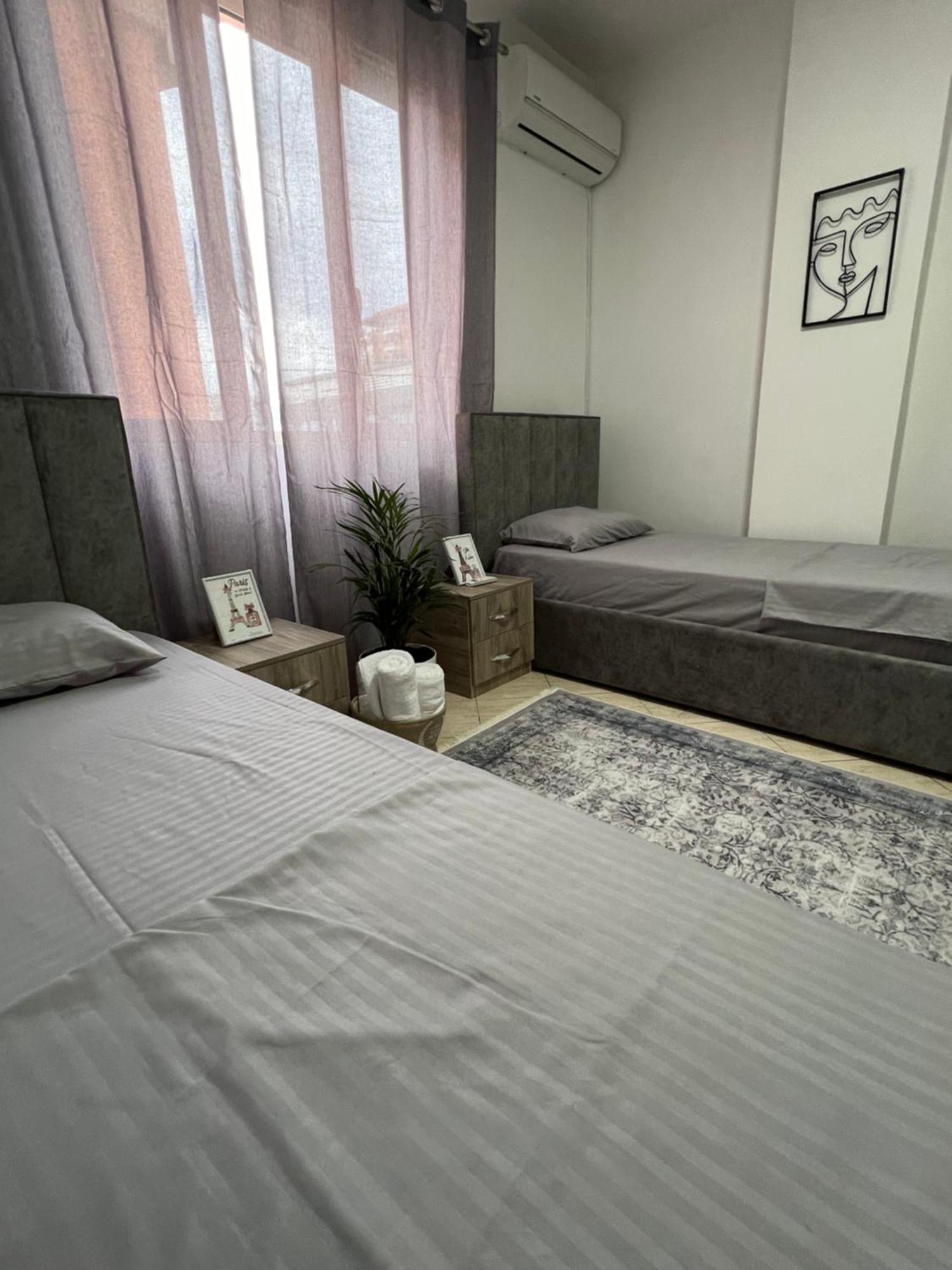 Hostel By Fenix Tiran Dış mekan fotoğraf